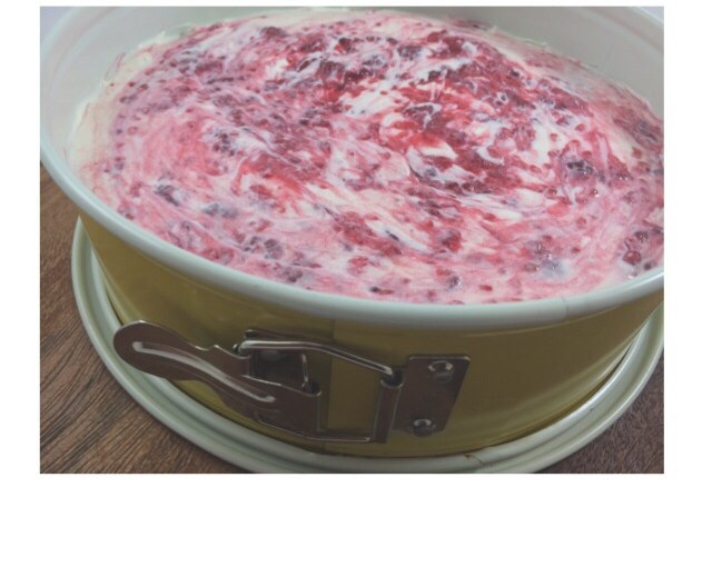 Raspberry Swirl Cheesecake with Lemon Shortbread&nbsp;Crust